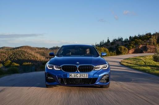 Novo BMW Série 3 estreia campanha antes do lançamento por aqui