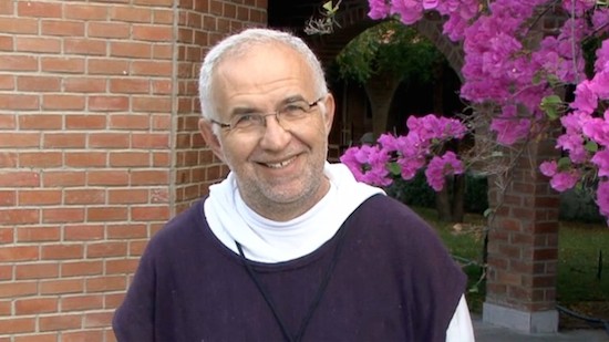 Fundação Terra promove Bazar da Solidariedade