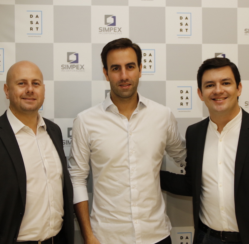 Vitor Frota recebe convidados especiais para visita às obras do  Ed. Jonas Cardoso Residence