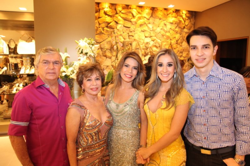 A apresentação da Nouvelle Troupe criou um clima lúdico na inauguração do Complexo Meia Sola