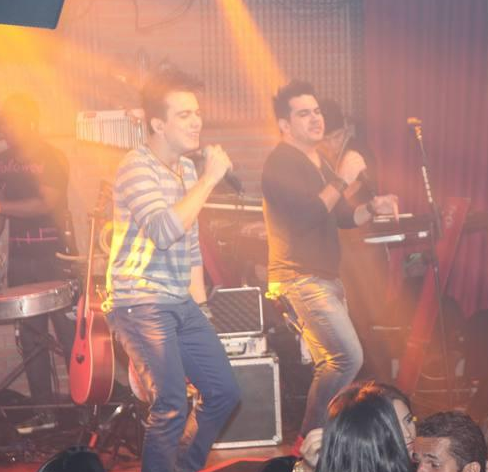 Luis Marcelo e Gabriel comandam a animação na Pink Stadium