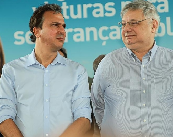 Camilo Santana participa do lançamento do SACS em Luanda