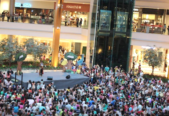 Arena Iguatemi apresenta espetáculo especial em homenagem ao Dia dos Pais