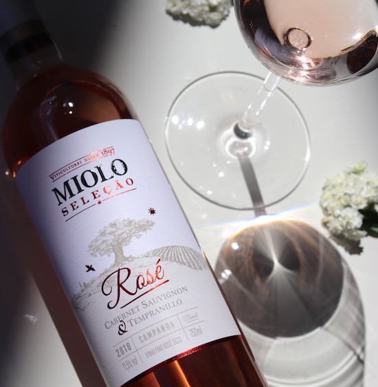 O melhor rosé do mundo é brasileiro! Vem saber mais sobre o rótulo da Vinícola Miolo