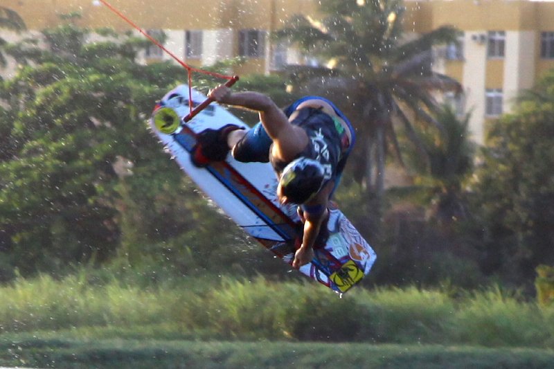 Campeonato Cearense de Wakeboard agita Colosso Wake Park