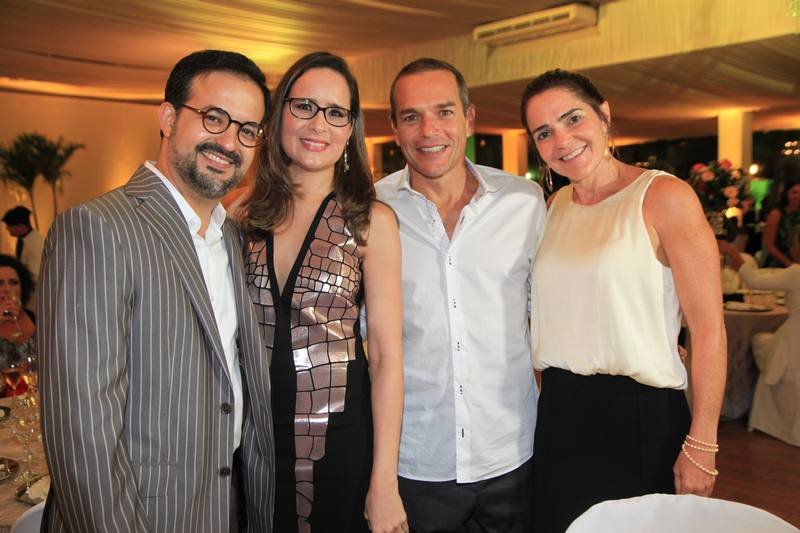 Márcio e Manoela Crisóstomo festejam os 10 anos da CLIN