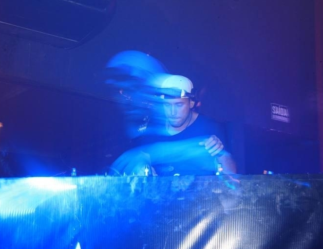 Quinta-feira de agito na Pink Elephant