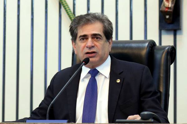 Zezinho Albuquerque parabeniza o TCE