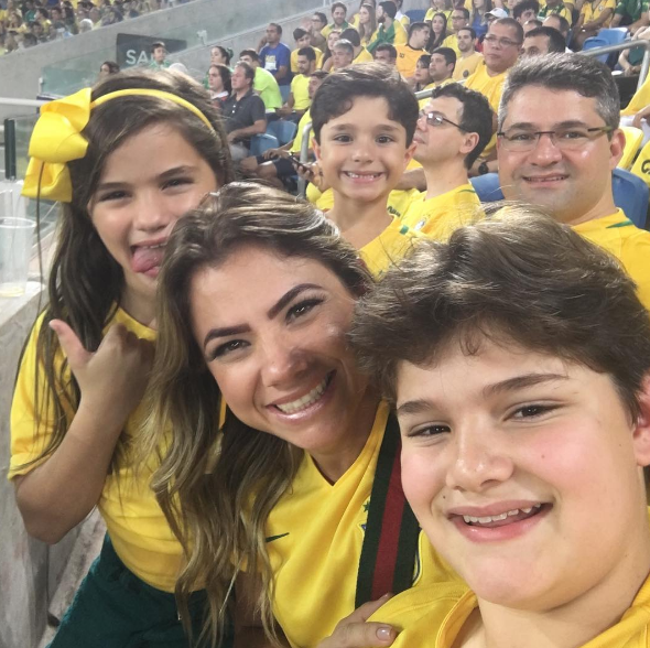 Vanessa e Mário Queirós comemoram vitória do Brasil, em Natal