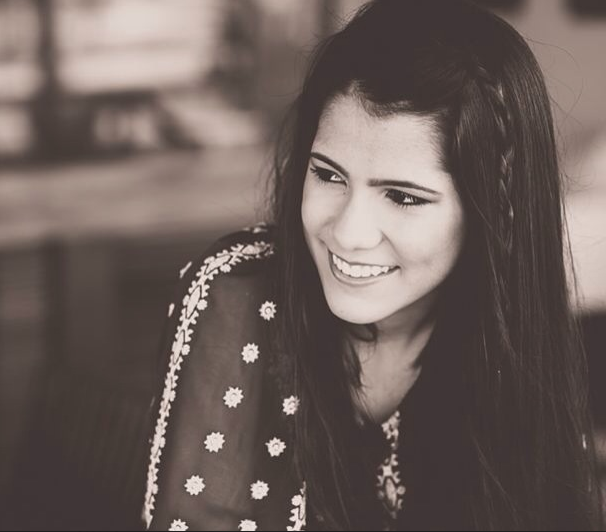 Sérgio e Letícia Macêdo festejam os 15 anos da herdeira Victória