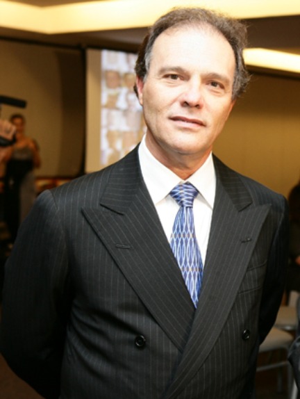 José Carlos Pontes ganha homenagem do Crea-CE