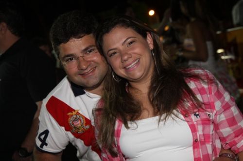 Mario e Vanessa Queiroz