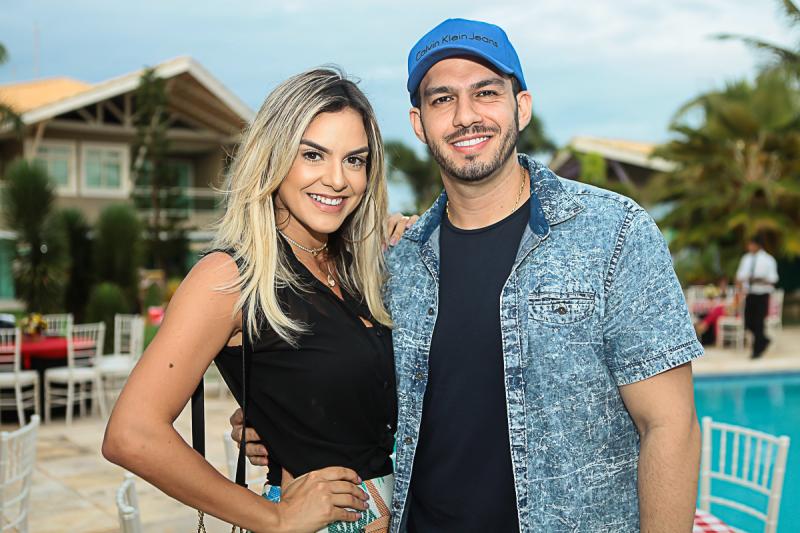 Wesley e Thyane armam uma linda festa para brindar os três anos da