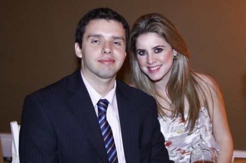 Rafael Antunes e Rebeca Machado
