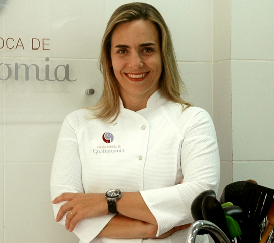 Mercadinhos São Luiz realiza oficina de sucos funcionais