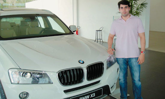 João França Jr pilota coquetel de inauguração da nova BMW