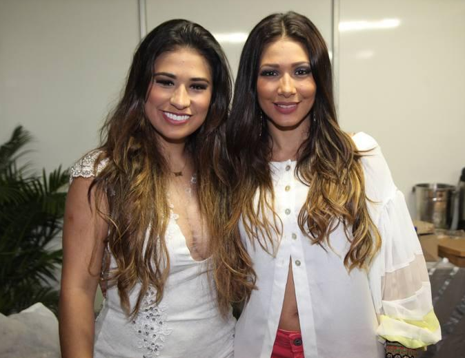 Simone e Simaria sobem ao palco do Fifa Fan Fest