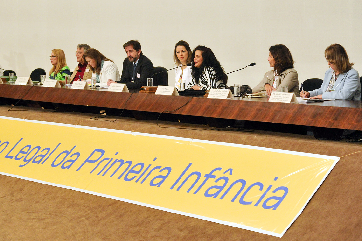 Onélia Santana apresenta ações do Mais Infância Ceará em seminário em Brasília