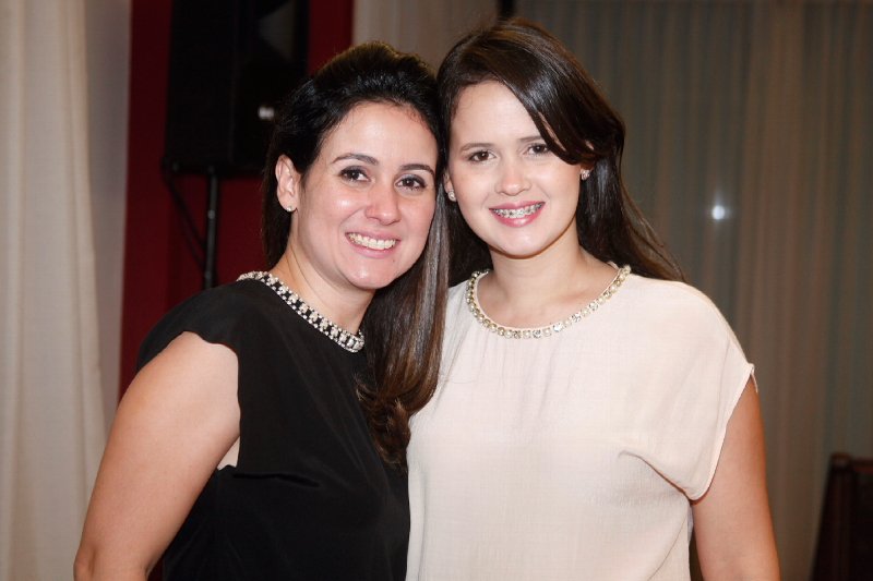 Claudiana Loureiro troca de idade e ganha festa surpresa