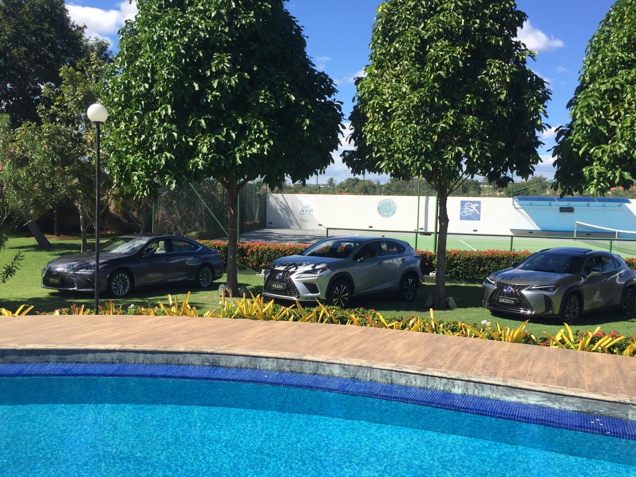 Lexus e Juazeiro do Norte: casamento à vista sob a benção de um padre super conhecido