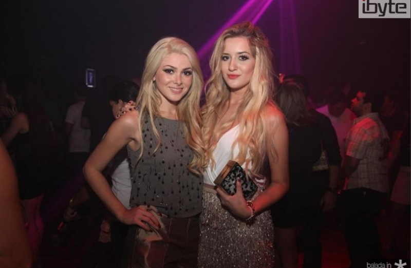 The MOB comanda as carrapetas na Pink Elephant