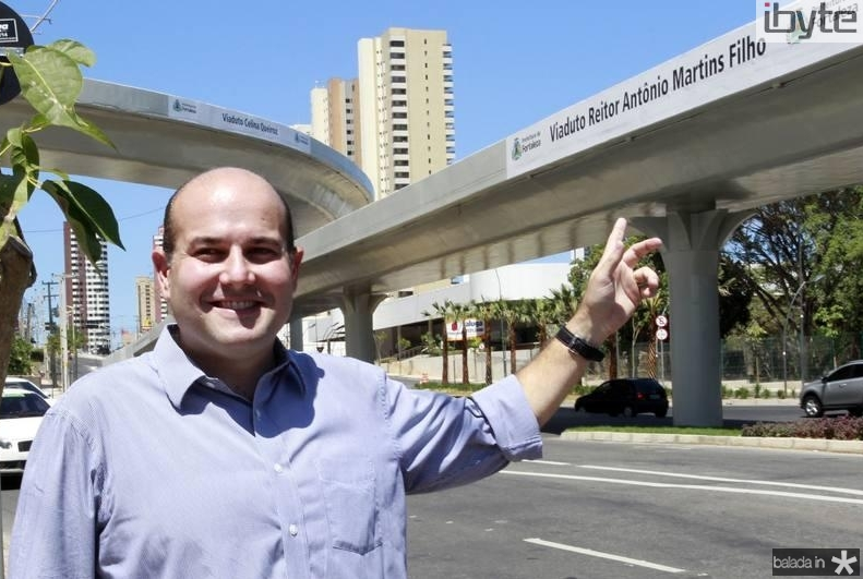 Roberto Cláudio é homenageado pelo Skal
