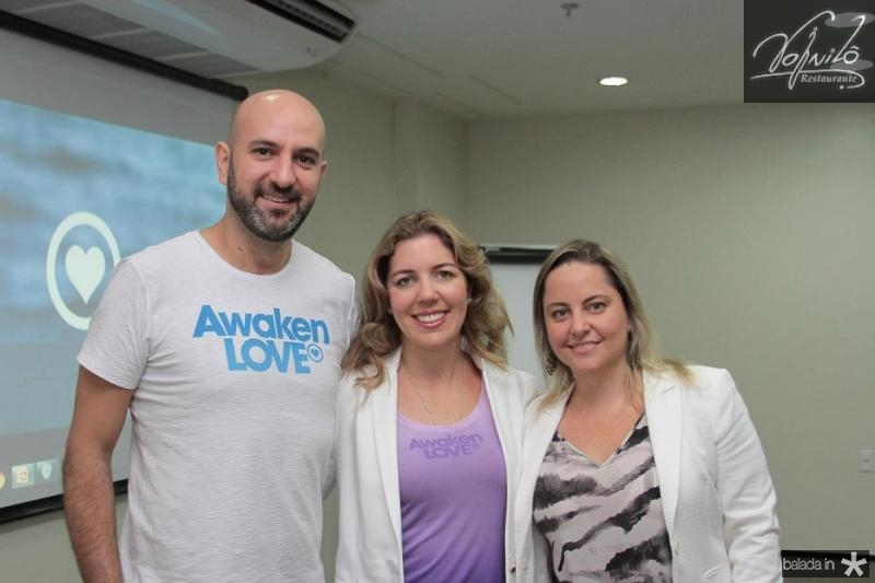 Ainda não garantiu o seu passaporte para o  Awaken Love Festival?