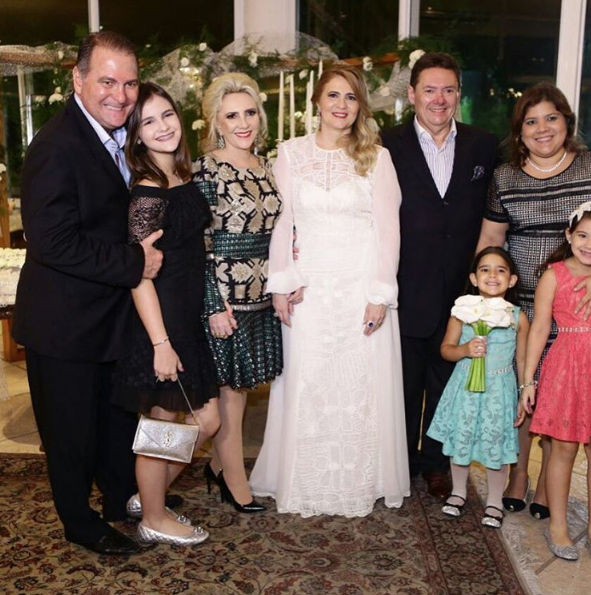 Morgana e Ivens Dias Branco Jr. brindam suas bodas de prata