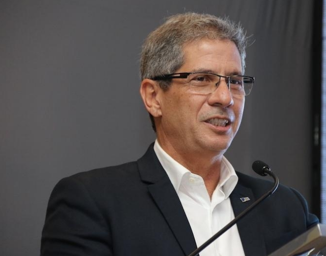 CDL arma festa e entrega Troféu Iracema ao lojista do ano