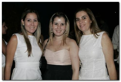 Paula, Adriana e Isabela Brasil
