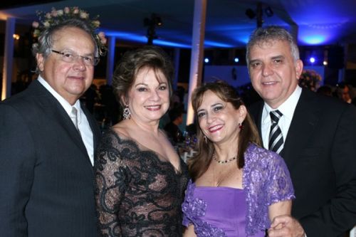 Hélio Galiza, Marcia Medeiros, Valeria e Antonio Camara 