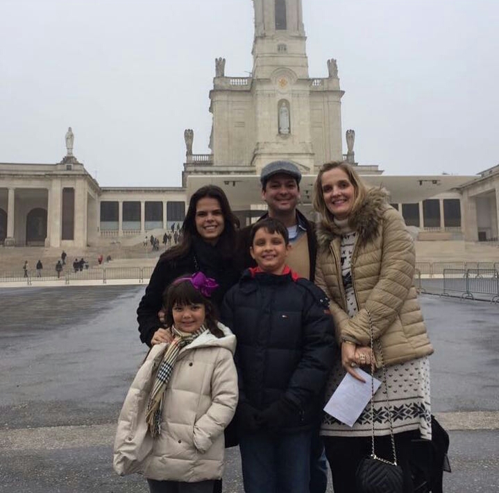 Malu e Marcelo Miranda seguem em férias com família em Portugal