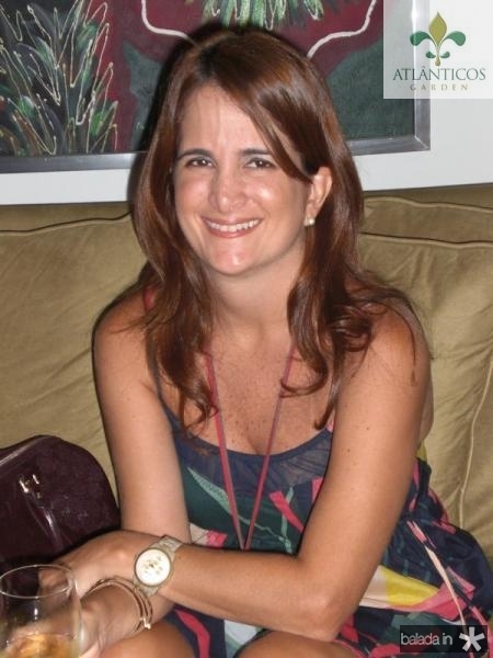 Birthday de Adriana Bezerra é comemorado em almoço nesta quinta-feira