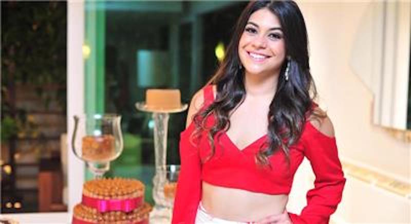 Beatriz Albuquerque festeja seus 20 anos