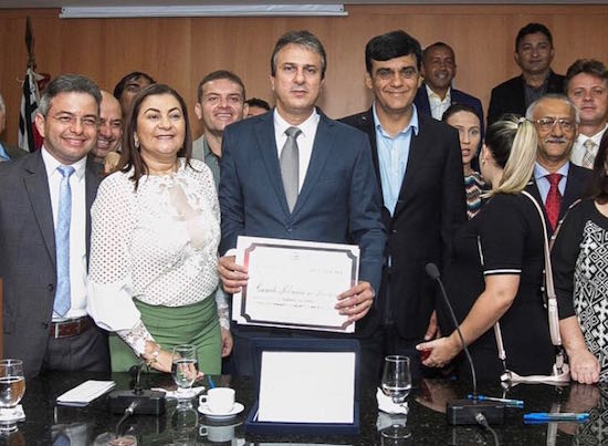 Camilo Santana recebe o título de Cidadão Caucaiense