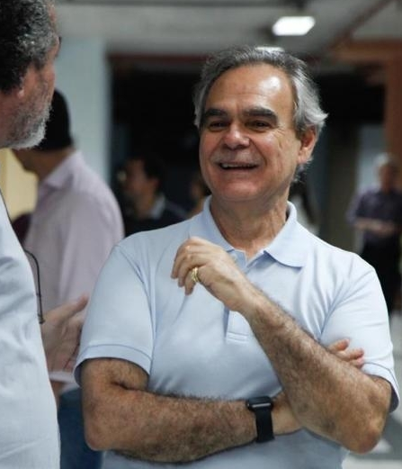 Curadores entregam detalhes da nova mostra de Airton Queiroz