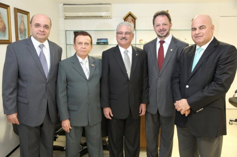 Victor Frota Pinto recebe a Medalha Boticário Ferreira