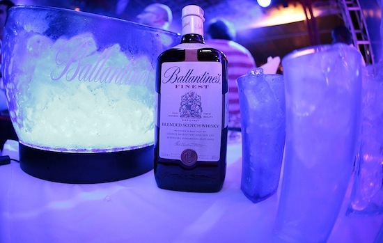 Whisky escocês assina festa de música eletrônica em Recife