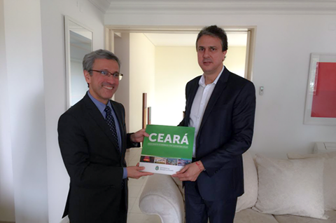 Camilo Santana reúne-se com Embaixador do Brasil em Angola