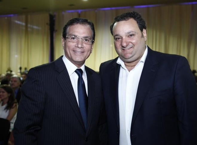 Patriolino Dias visita fábrica Docol em Joinville