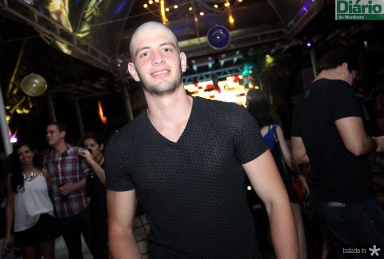 Felipe Barra comemora aprovação no vestibular