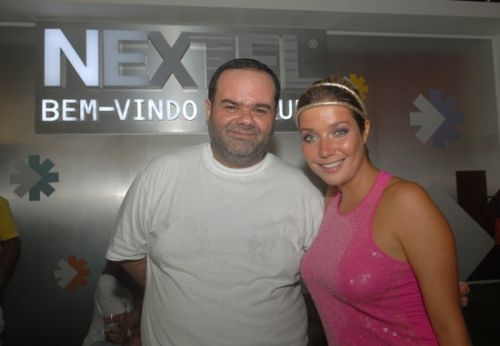 Marcello Pimentel, gerente de Relações Publicas da Nextel, e Luiza Possi