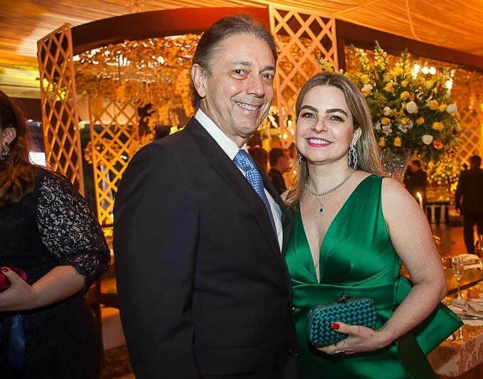 Afrânio e Daniela Barreira pilotam avant premiere  do Coco Bambu Lounge & Music