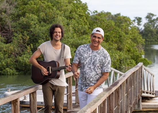 Davi Cartaxo celebra o sucesso da parceria com Durval Lelys