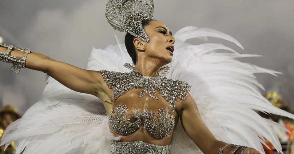 1º dia de desfile em SP: Gaviões, Mocidade e Tucuruvi