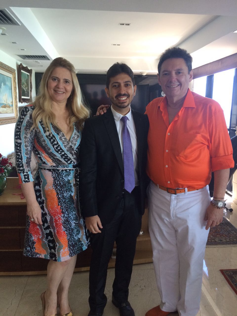 Ivens Jr arma café da manhã em torno de Morgana Dias Branco