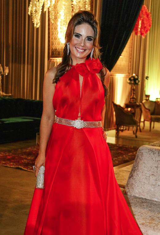 Eveline Fujita ataca de DJ na Noite dos Namorados no Espaço L’Ô 142