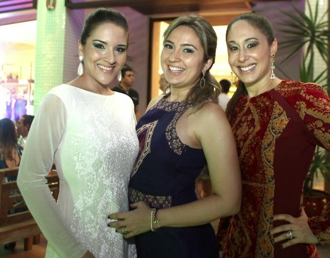 Nathalia, Marcela e Larissa movimentam a sua Lez a Lez!