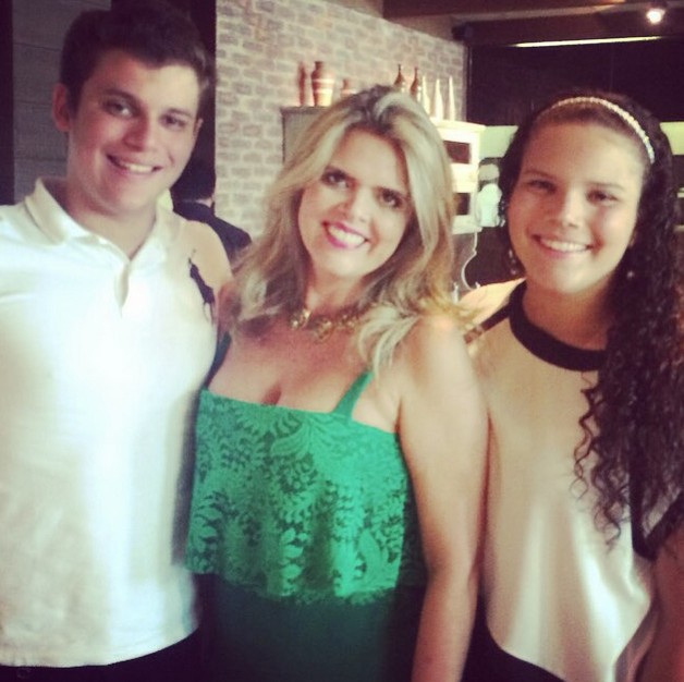 Valeska Rolim comemora b-day no Santa Grelha