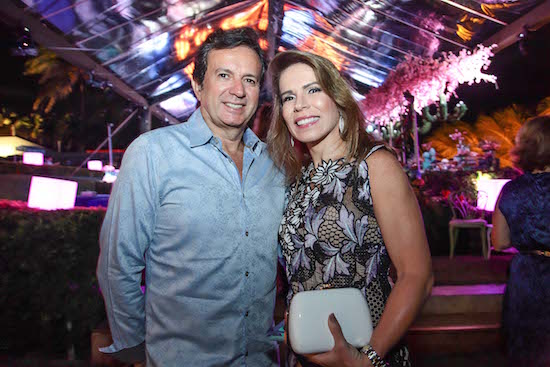 Maira e Aderaldo Silva brindam a nova idade dele em Miami